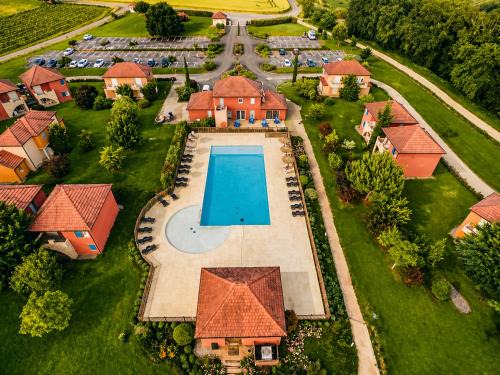 Prayssac Apartment | Élégant T3 avec terrasse & piscine et parking
