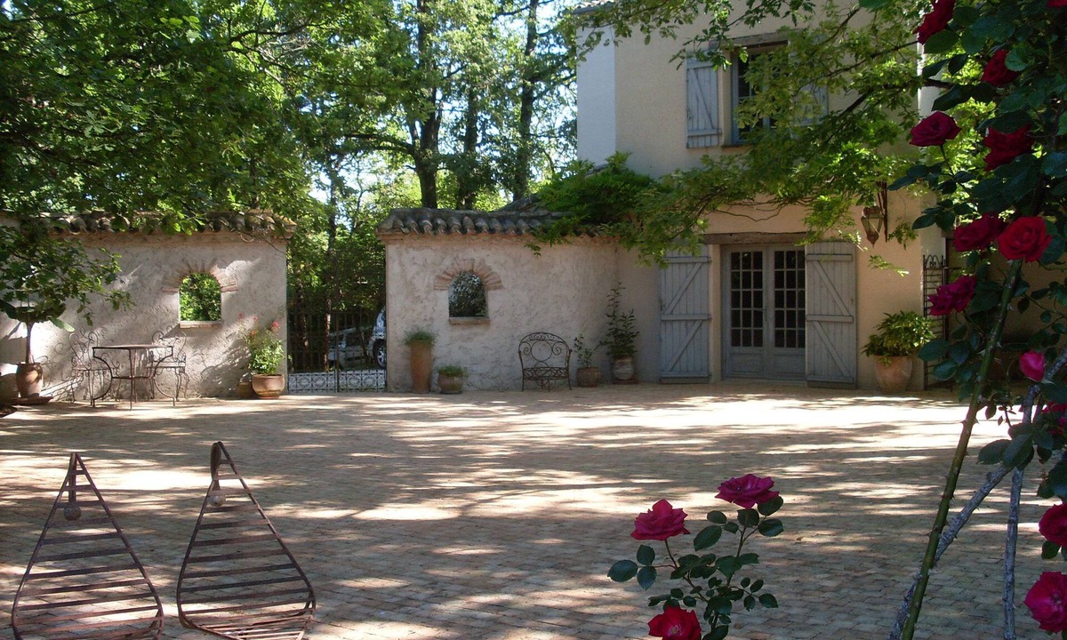 Lauzerte House | 10 ' from Montcuq Quiet Countryside Magnificent views Swimming pool Spa