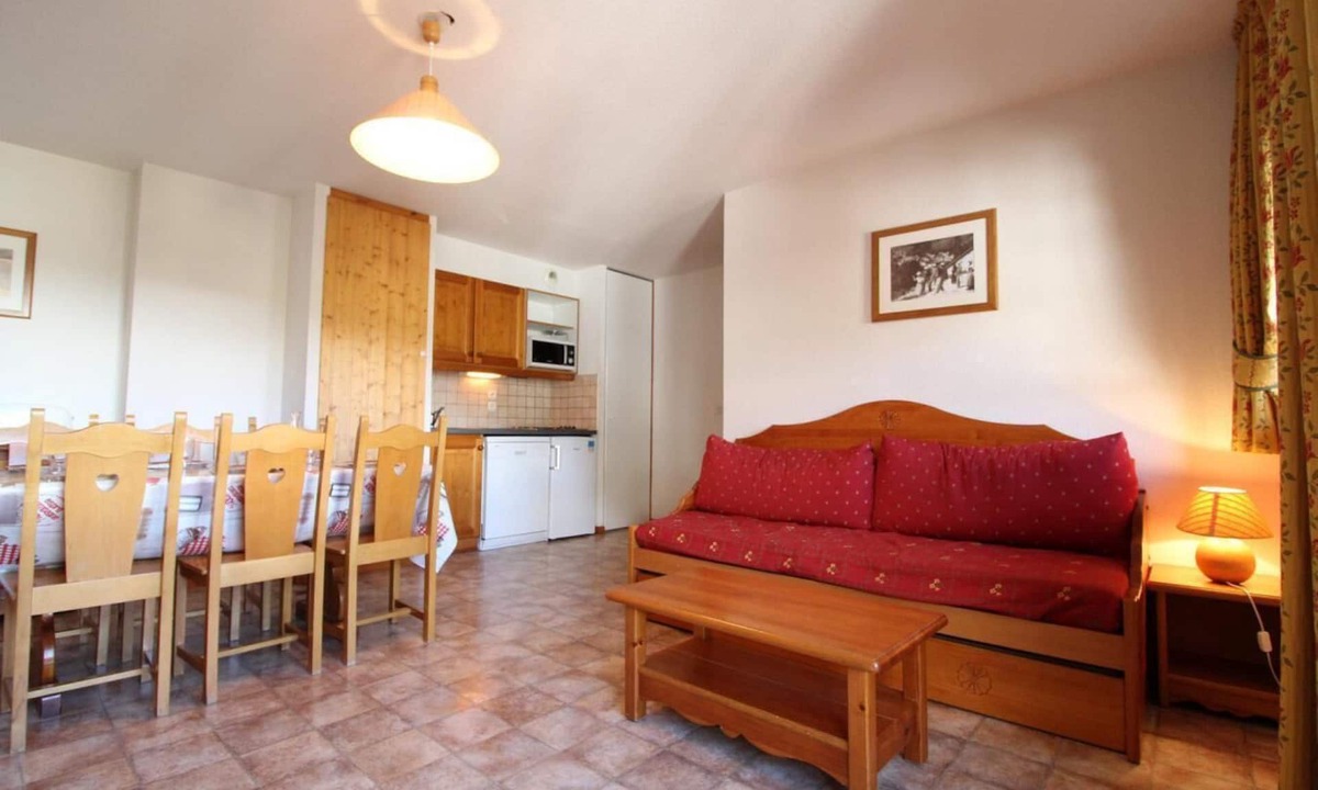 Lanslevillard Apartment | 100m from resort center, 1st floor, view mountain, balcony, tv, ski locker, 52m², Val Cenis