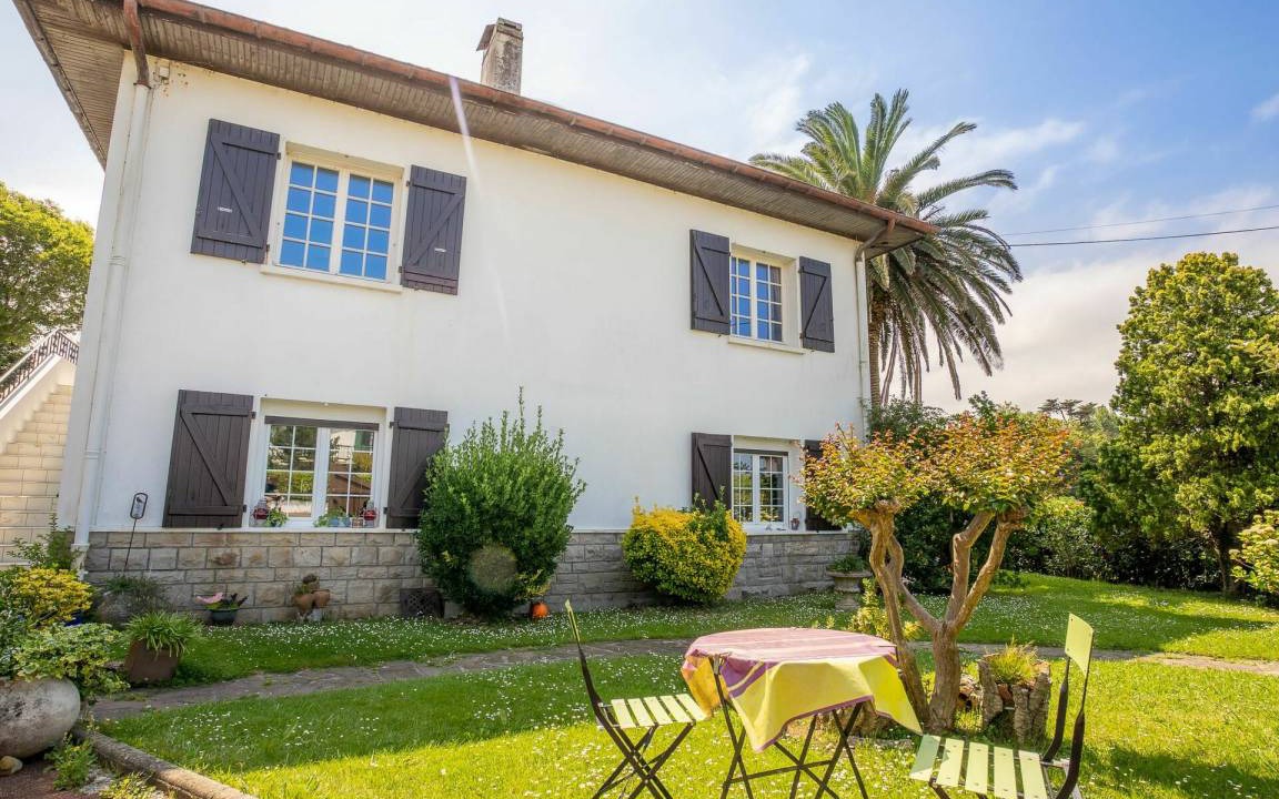 Saint-Jean-de-Luz Apartment | 150 m² Apartment ∙ 3 bedrooms ∙ 6 guests