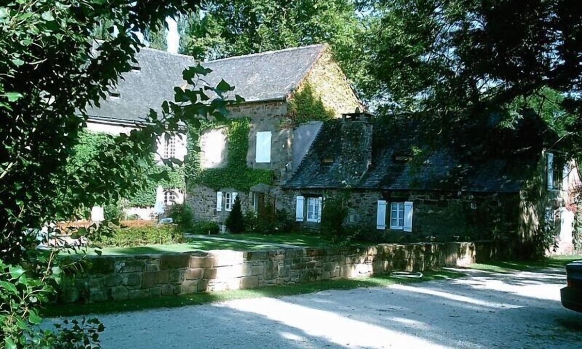 Dampniat House | 18th Century mill, nice furnishing and decoration by the river