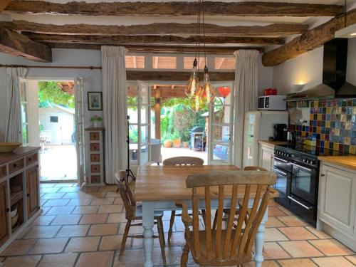 Saint-Meard-de-Gurcon House | 2 Bed Vineyard House - Sleeps 6 - Pets Welcome