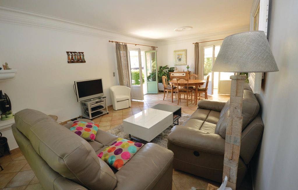 Le Rouret House | 2 bedroom accommodation in Le Rouret