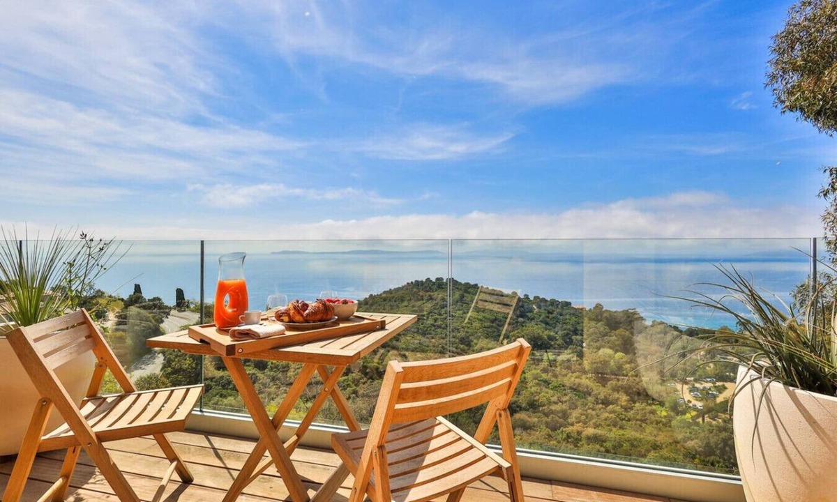 Le Rayol Apartment | 2-room apartment with panoramic sea view