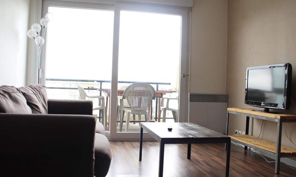 La Rochelle Apartment | 2-room apt with balcony and parking in La Rochelle