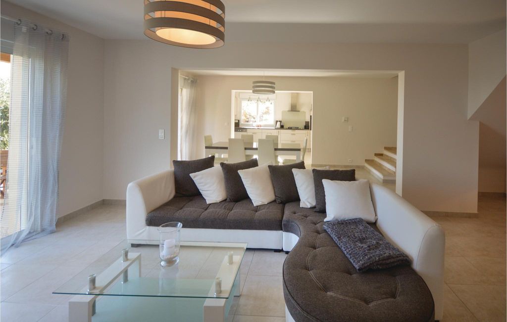 Cabris House | 3 bedroom accommodation in Cabris