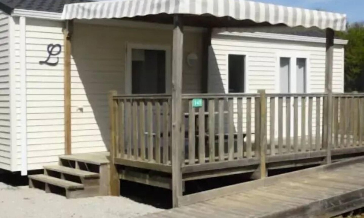 Monterblanc House | 3-Bedroom Mobile Home for People with Disabilities, Sleeps 4 + TV