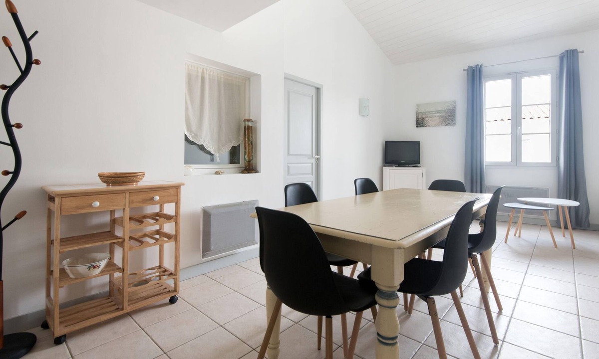 La Couarde-sur-Mer Ski Chalet | 3 Bedrooms Chalet In La Couarde-Sur-Mer