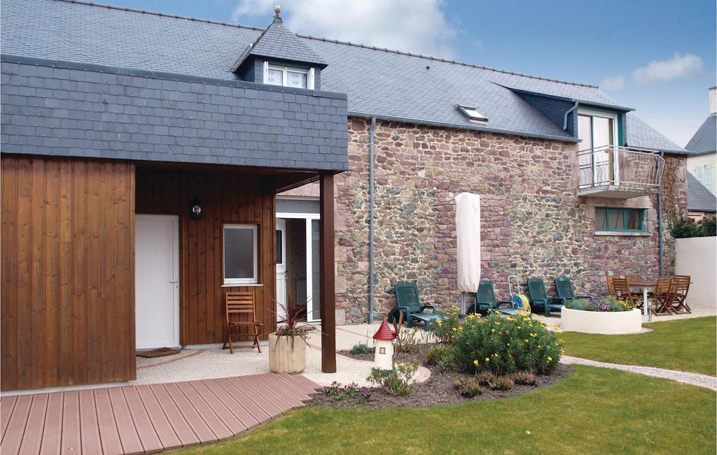 Pleherel-Plage-Vieux-Bourg House | 4 bedroom accommodation in Frehel