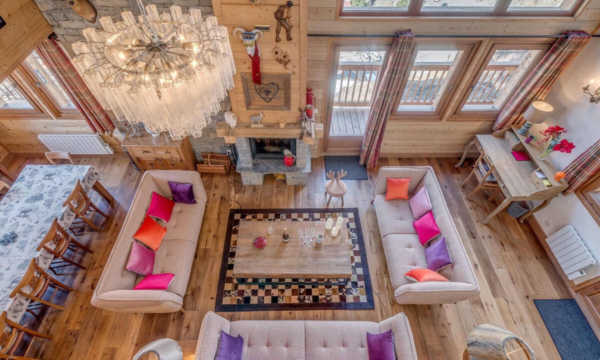 Les Brevieres Ski Chalet | 5* Chalet in Tignes - 6 bedrooms, jacuzzi, piste view