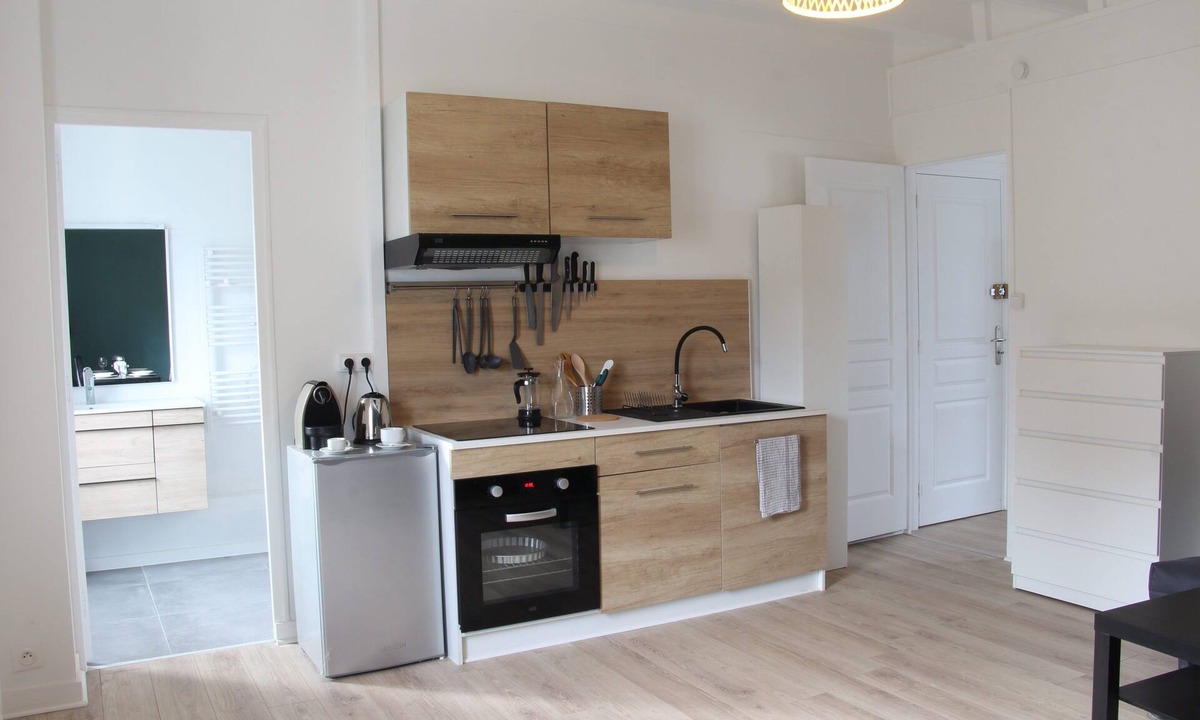 Argol Apartment | 5 km from the beach: 2 rooms + bathroom 5 km from the beach