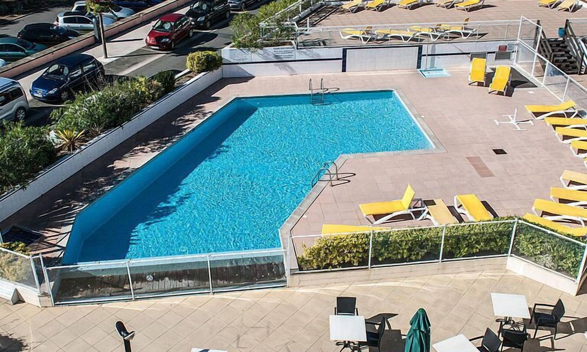 Hendaye Condo | 50m de la Plage! Studio pour 4 + Wi-Fi Gratuit