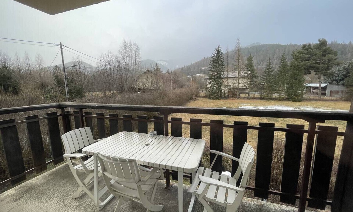 Barcelonnette Apartment | 55sqm flat, balconies, Pra-Loup view