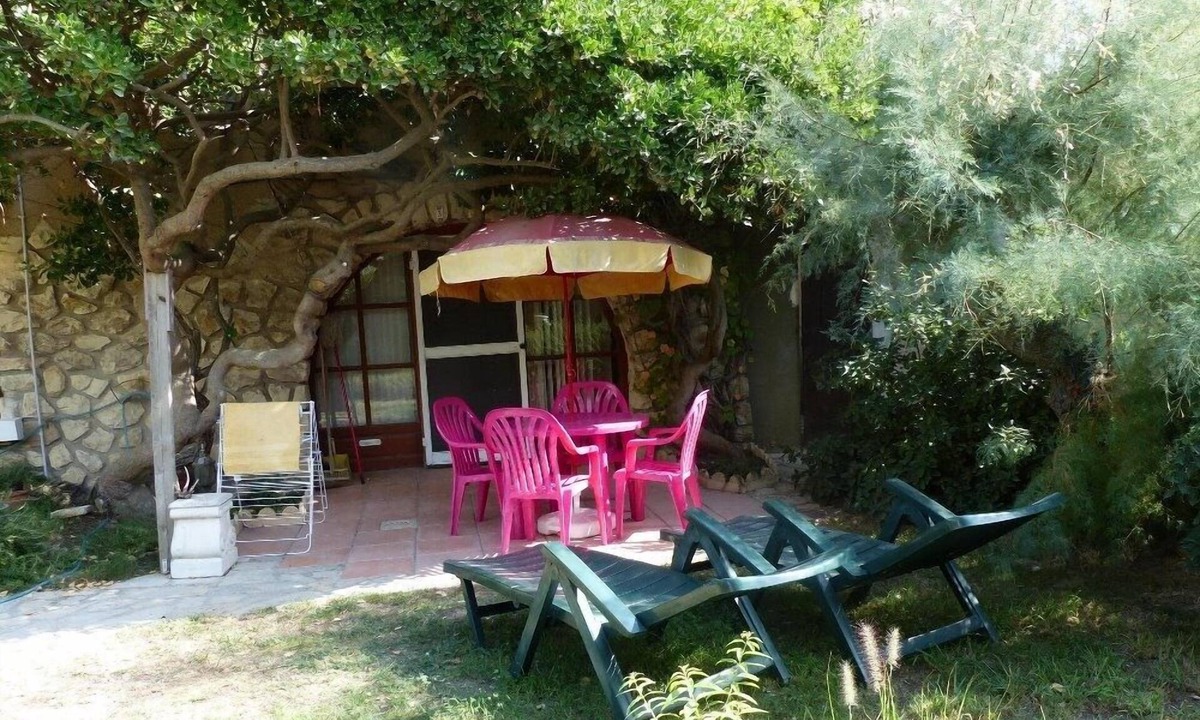 Saintes-Maries-de-la-Mer Apartment | A STUDIO FOR 2 PEOPLE 7 AVENUE GILBERT LEROY
