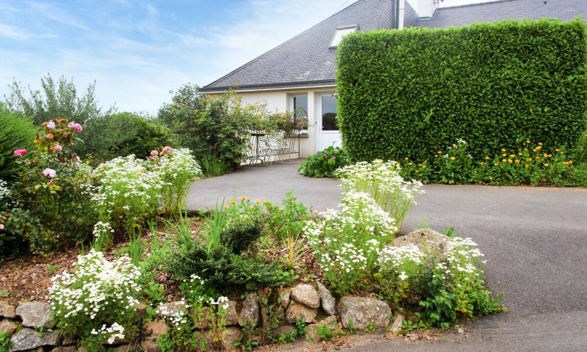 Plouegat-Moysan Cottage | Accessible cottage for 6 people | Jacuzzi