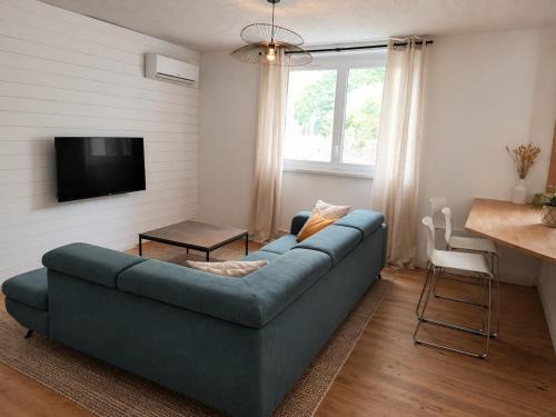 Chateaulin Apartment | Air-conditioned apartment four bedrooms Between Crozon and Quimper