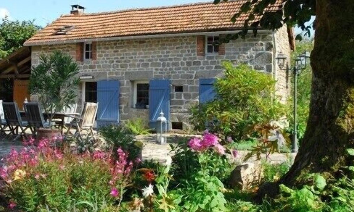 Chatelus-le-Marcheix Cottage | Ancienne Bergerie en Pleine Nature