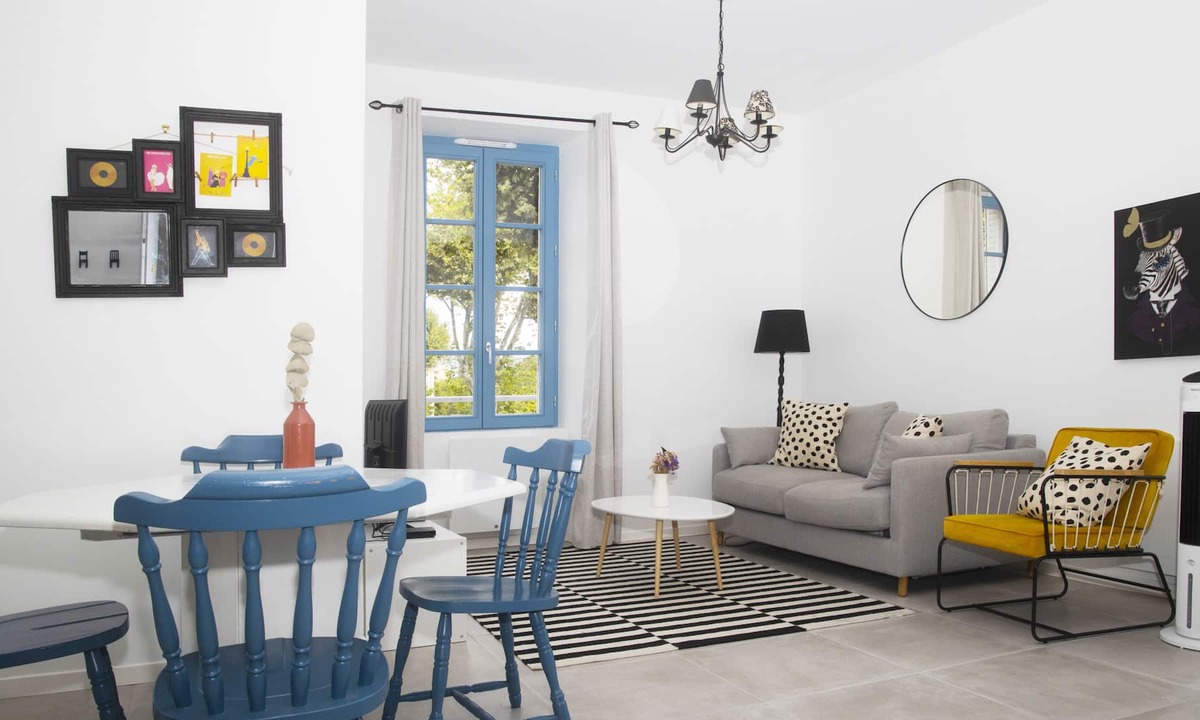 Romans-sur-Isere Apartment | Apartment- 2 chambres-Designer-Private Bathroom