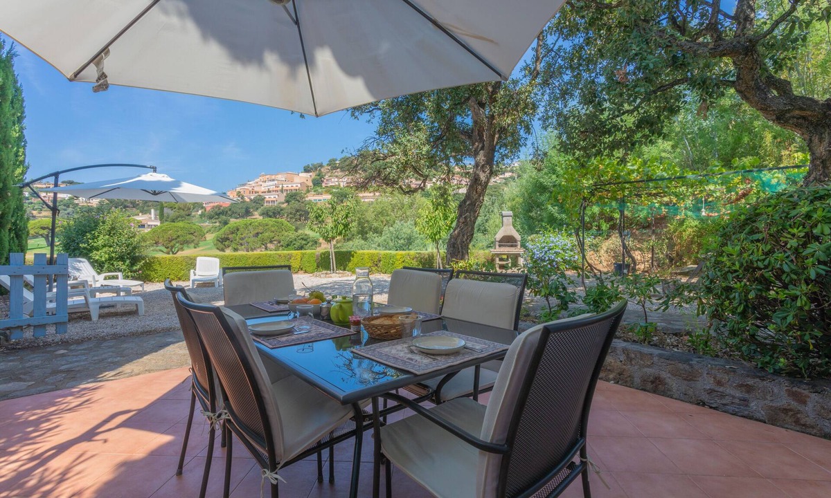 La Nartelle Apartment | Apartment 'Bel 4p St-Maxime' with Private Terrace, Private Garden and Wi-Fi