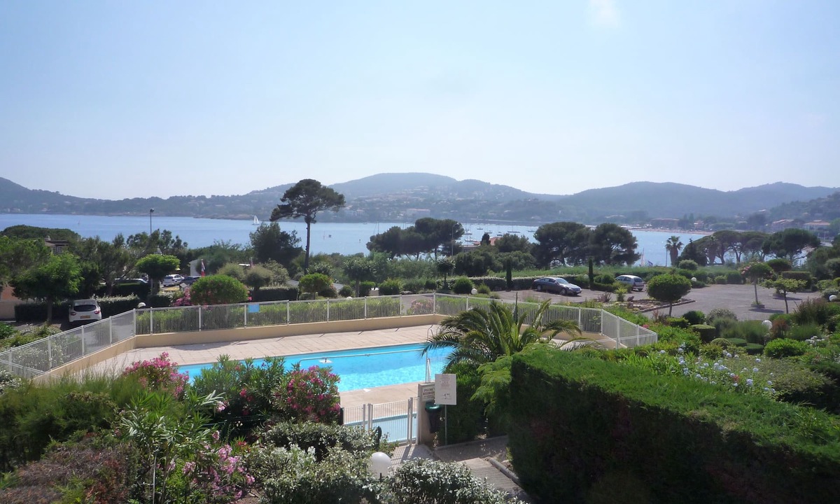 Agay Apartment | Apartment in secure residence with swimming pool facing the sea