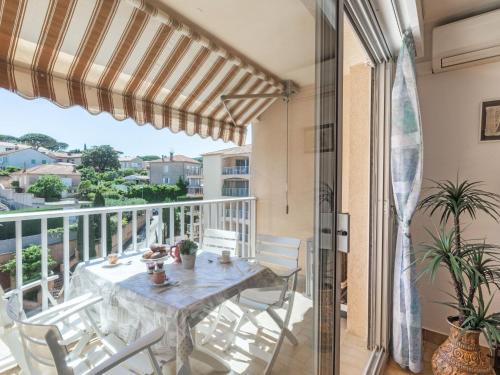 Sainte-Maxime Apartment | Apartment La Palmeraie II-12 by Interhome