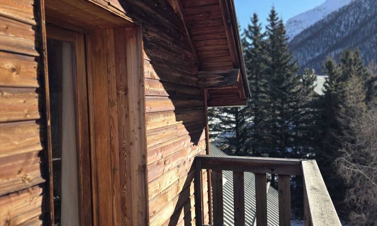 Molines-en-Queyras Apartment | Apartment mountain view - Molines-en-Queyras