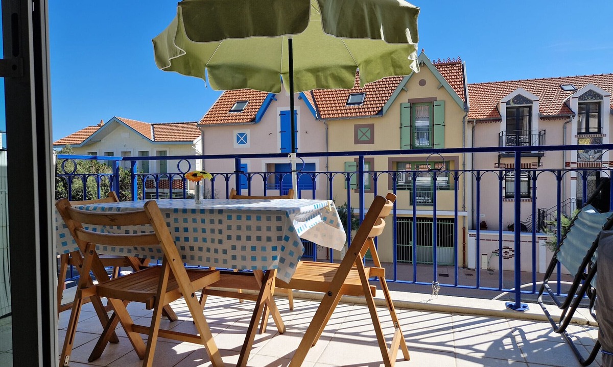 Quartier du Casino Apartment | Apartment near the beach - 4 pers, open pool, parking, pets allowed
