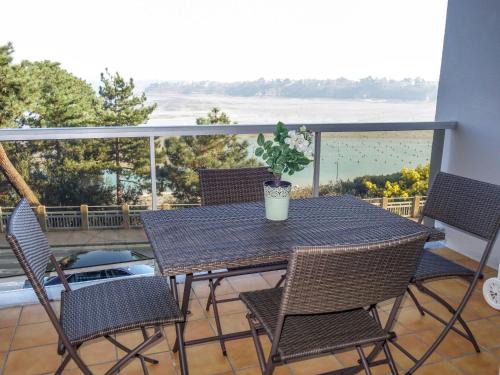 Dinard Apartment | Apartment Terrasses d'Emeraude-2 by Interhome
