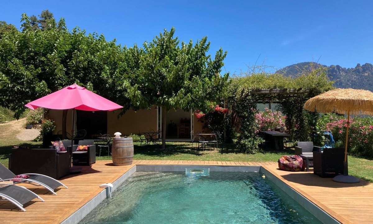 Vico Bed & Breakfast | Apartment 'Vico' with Mountain View, Wi-Fi and Air Conditioning