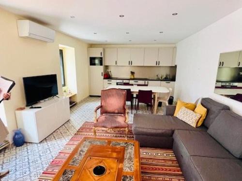 Reynes Apartment | Appartement confortable avec clim et WiFi - 6 pers. - FR-1-703-228