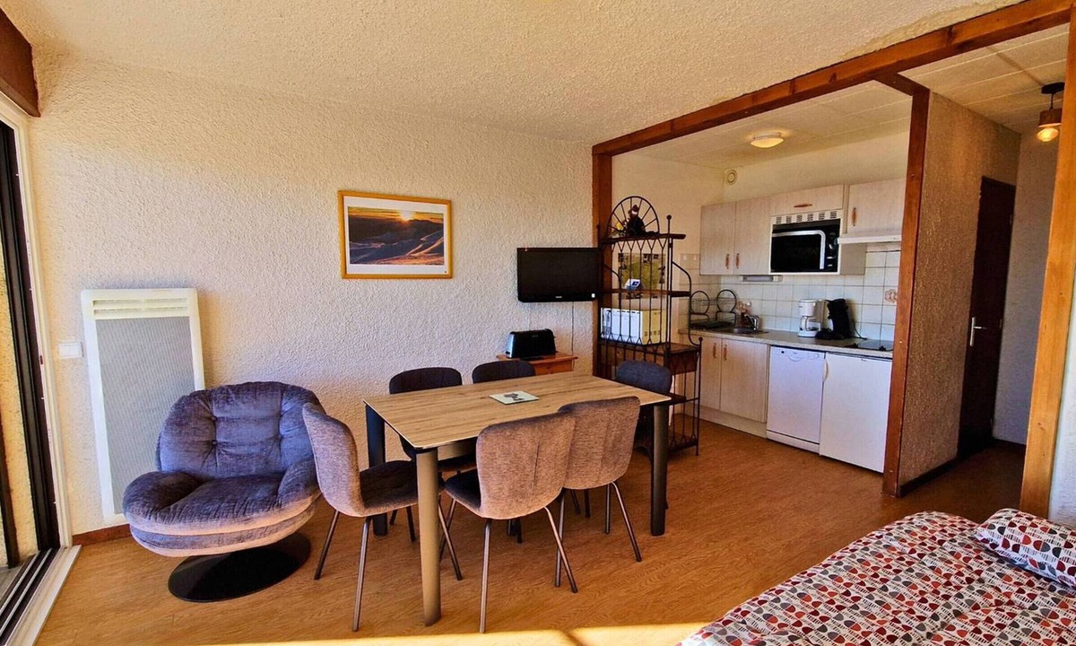 Saint-Michel-de-Chaillol Apartment | Apt 6 pers, south balcony, central, pets allowed, parking, WiFi, dishwasher