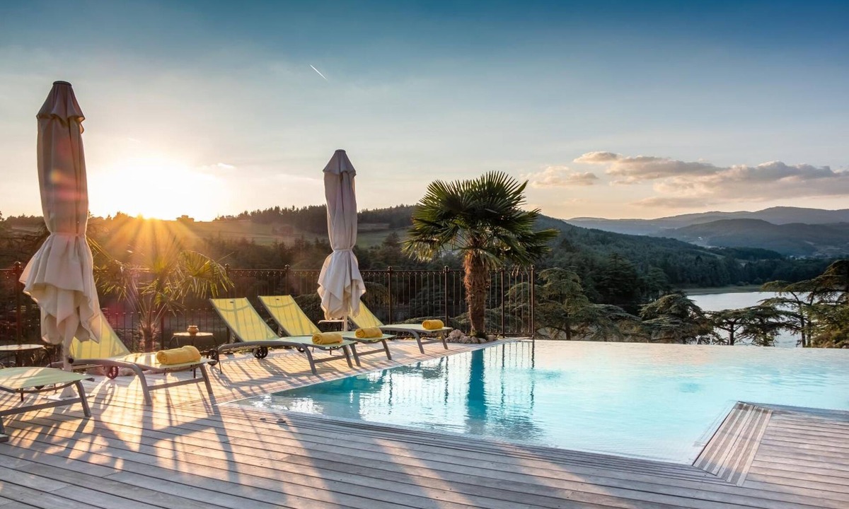 Savas Hotel | Auberge du Lac