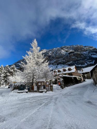Nevache Hotel | Auberge La Cleida