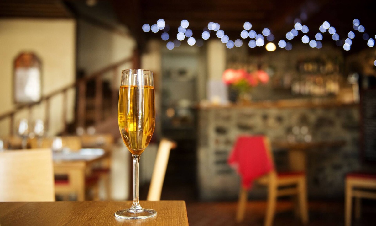 Orcival Hotel | Auberge Le Cantou