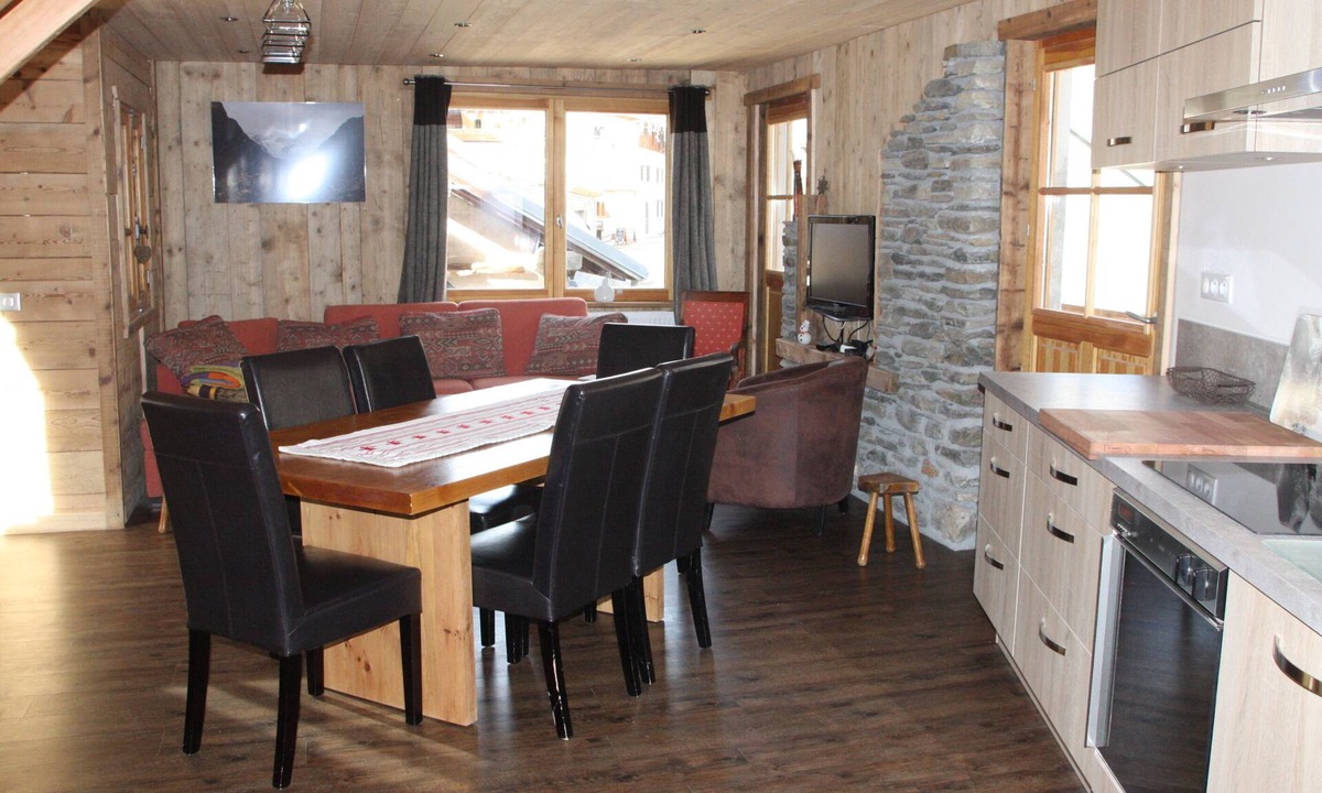Les Brevieres Apartment | AUTHENTIC AND SPACIOUS APARTMENT (6 PERS) 50M TRACKS. Sunday/Sunday