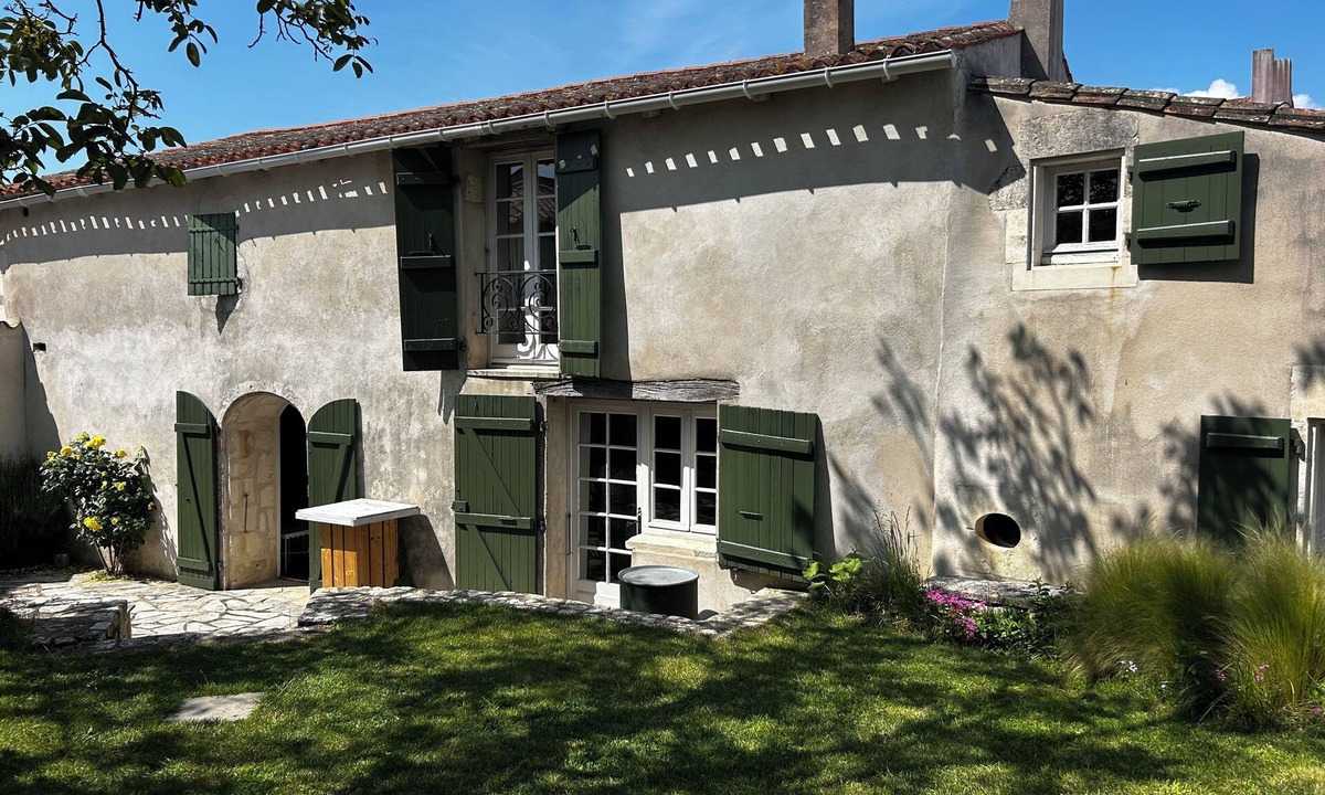 La Flotte House | Authentic villa in an unspoilt village