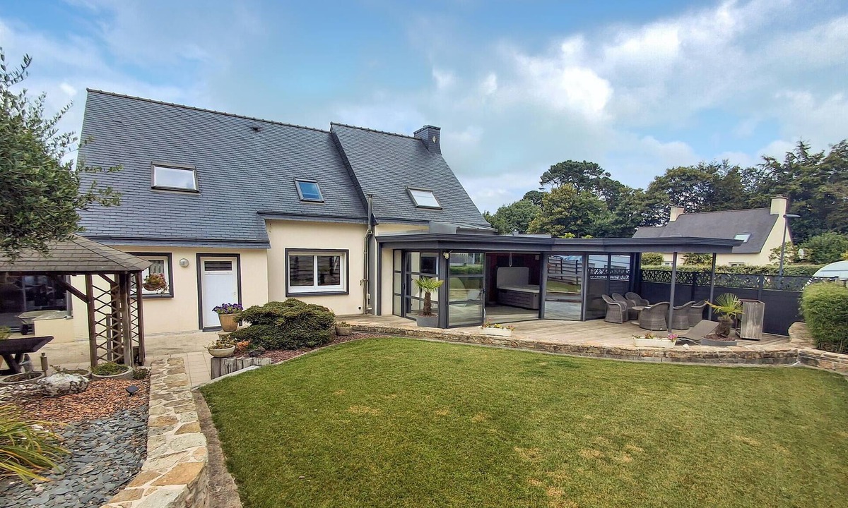 Landivisiau House | Awesome home in Landivisiau with sauna