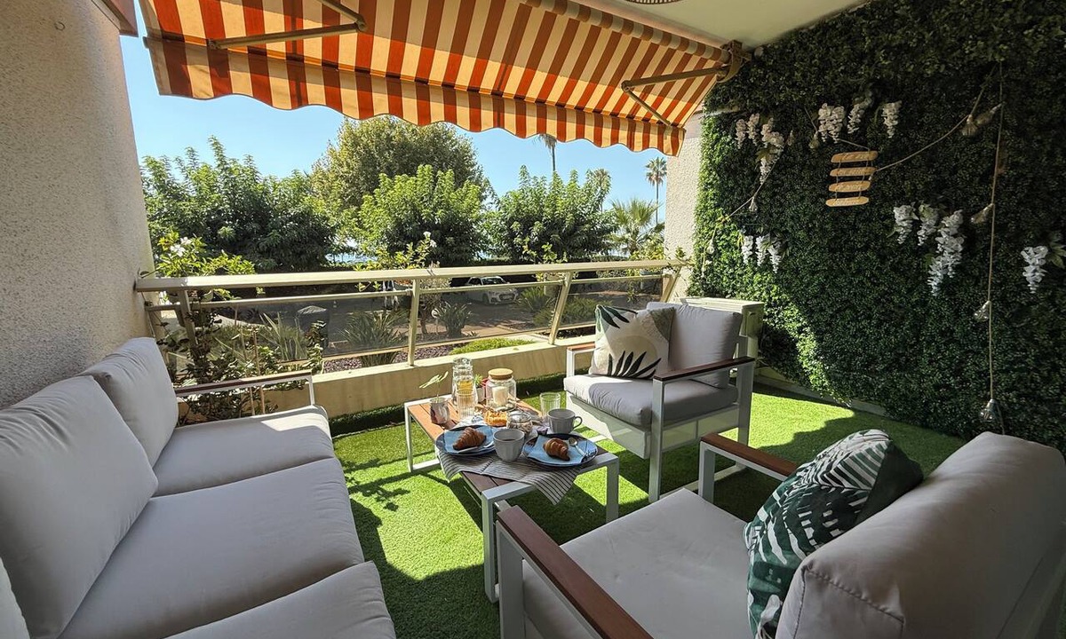 Golfe Juan Apartment | Beach studio in Golfe-Juan with sea view, parking near Cannes, Antibes