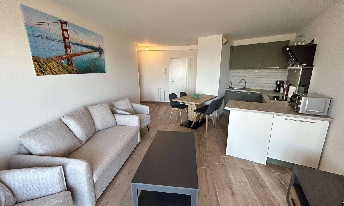 Erquy Apartment | Beachfront apartment in Erquy | 4 guests | Ref 530