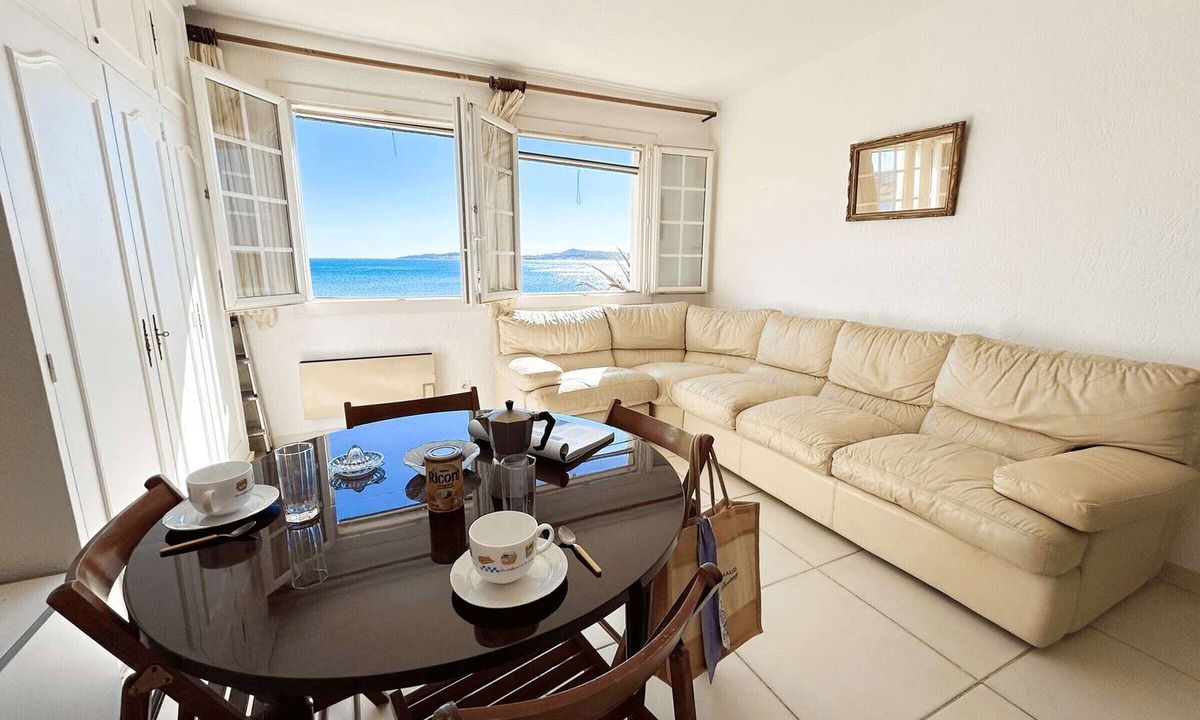 Port Grimaud Apartment | Beachfront Studio with A/C and Parking in Port Grimaud