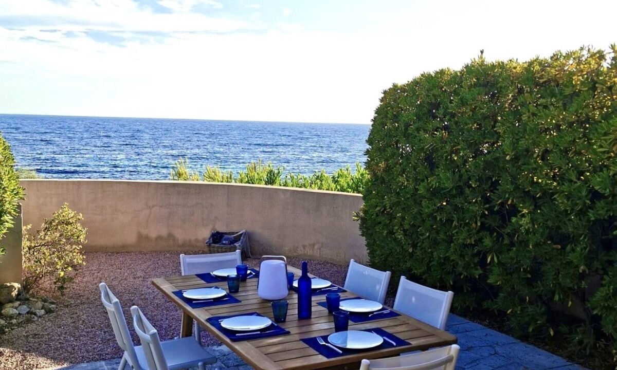 Sausset-les-Pins House | Beachfront villa, terrace and air conditioning, 5 min beach