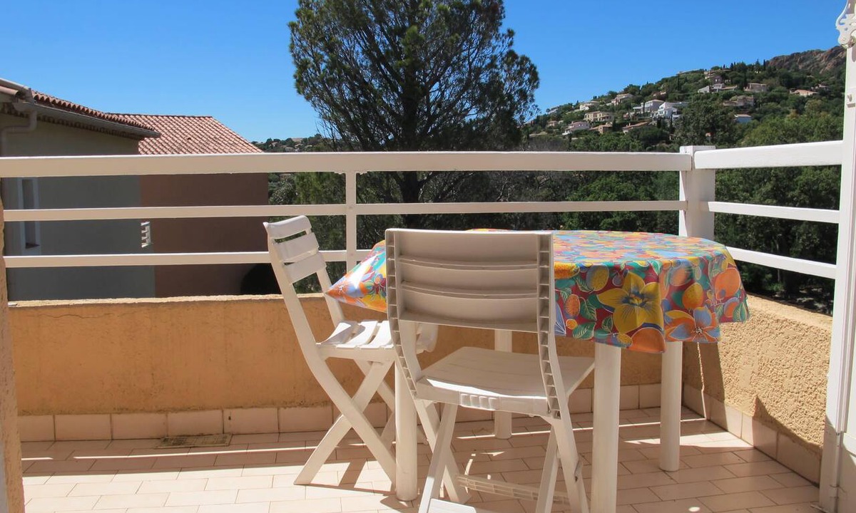 Agay Apartment | Beau studio cabine avec piscine et plage à 50m