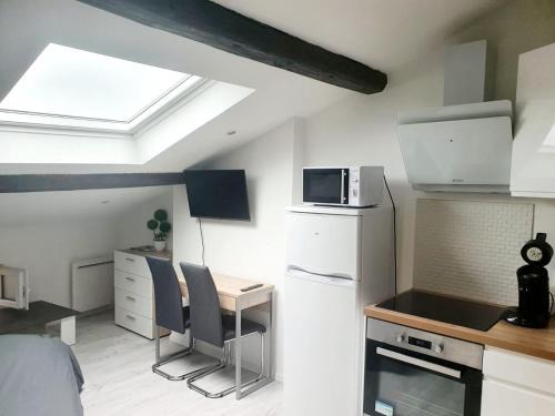 Chateauvert Apartment | Beau Studio Centre Ville Paul Bert