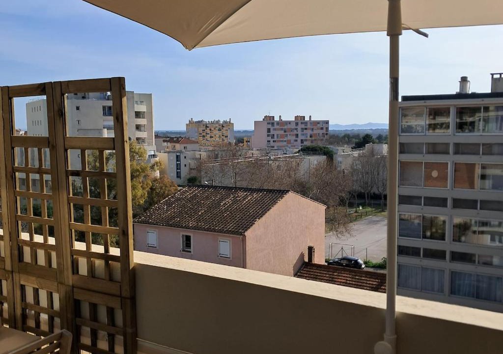 Hyeres City Centre Apartment | Beautiful air-conditioned apartment with balcony