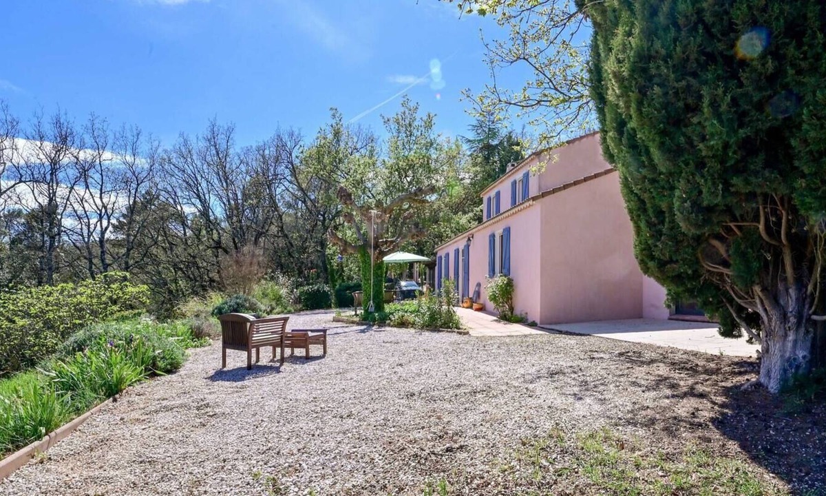Flassans-sur-Issole Villa | Beautiful Provencal Domaine - 14 p- Pool & Clim