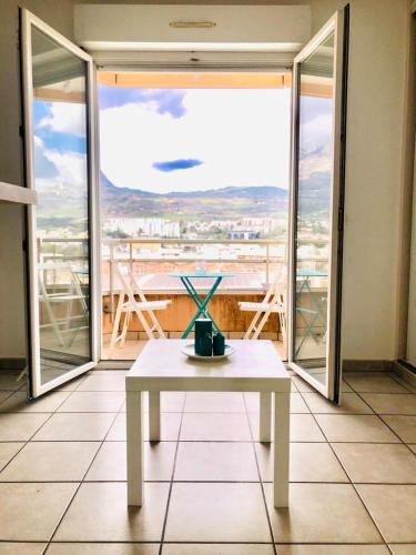 Gap Apartment | Beautiful studio with balcony
