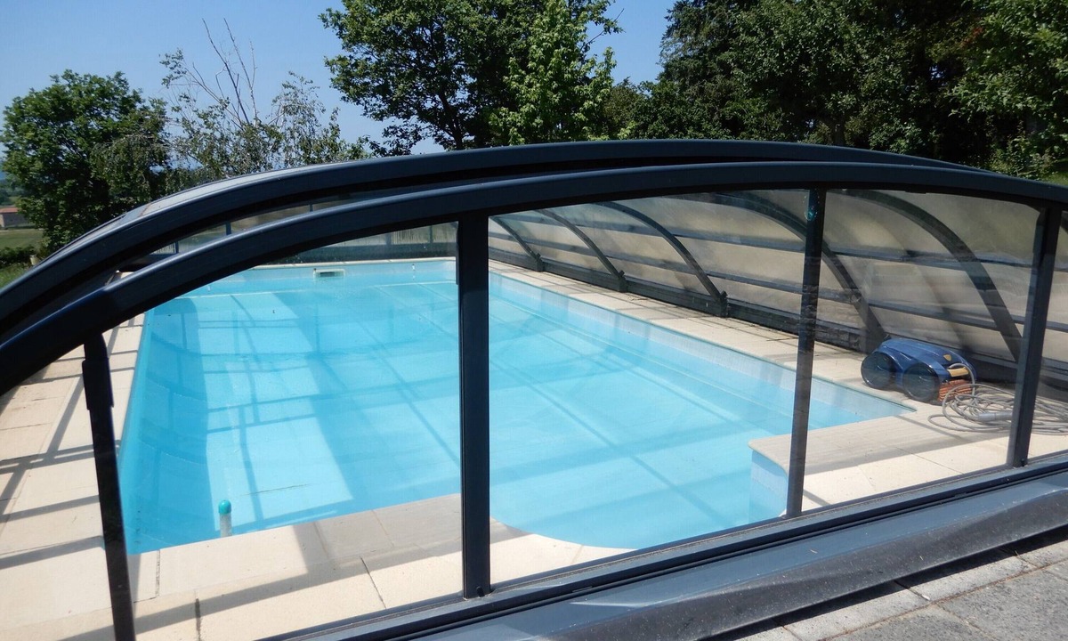 Fourneaux Bed & Breakfast | Bed and Breakfast 'Chambre Les Mesanges' with Private Pool, Wi-Fi and Air Conditioning