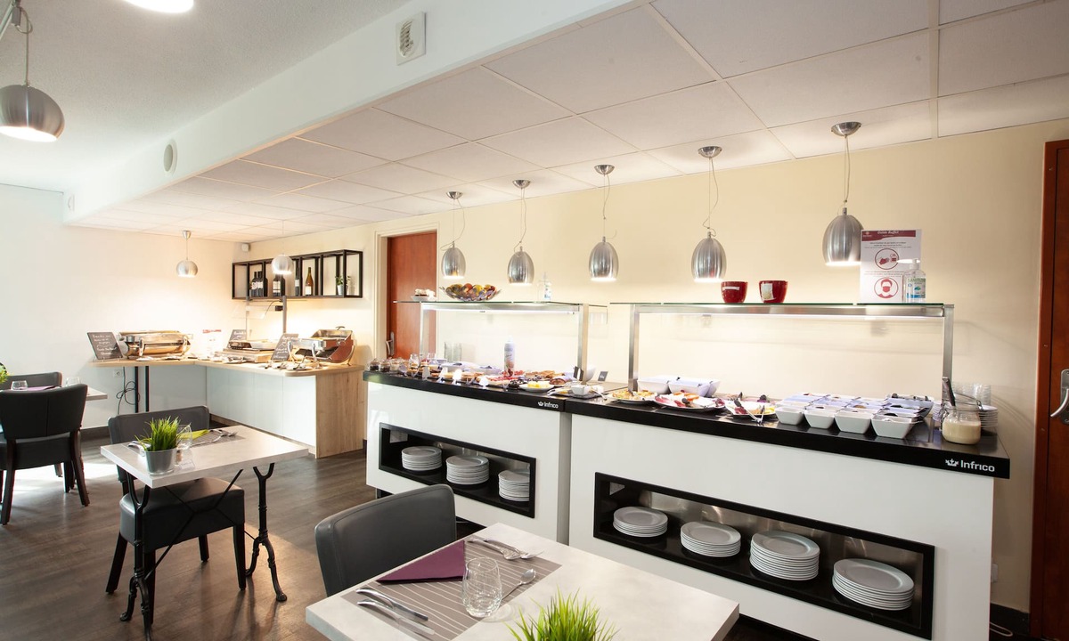 Porte Des Alpes - Mi Plaine - Manissieux Hotel | Best Hotel Lyon St Priest