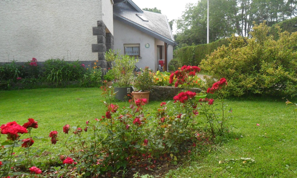 Rochefort-Montagne Apartment | BETWEEN CHAINE DES PUYS AND MONTS DORE WELCOME TO OUR NATIVE AUVERGNE