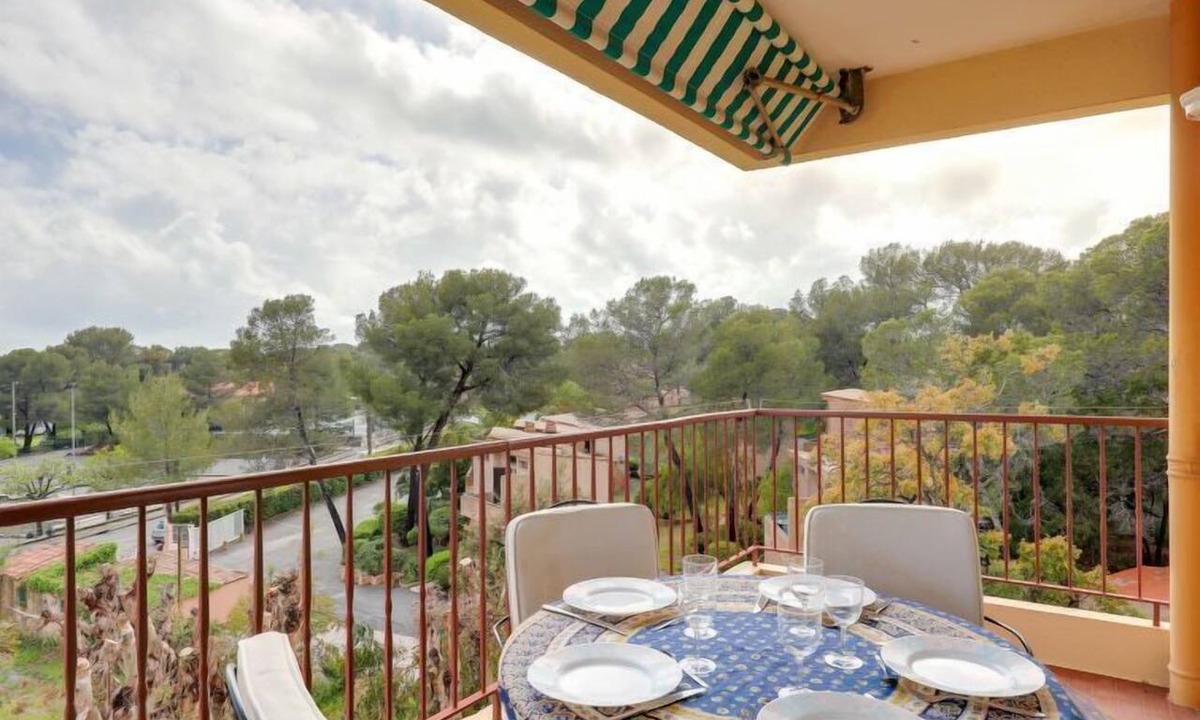 Boulouris-sur-Mer Apartment | Boulouris Mimosa by Interhome